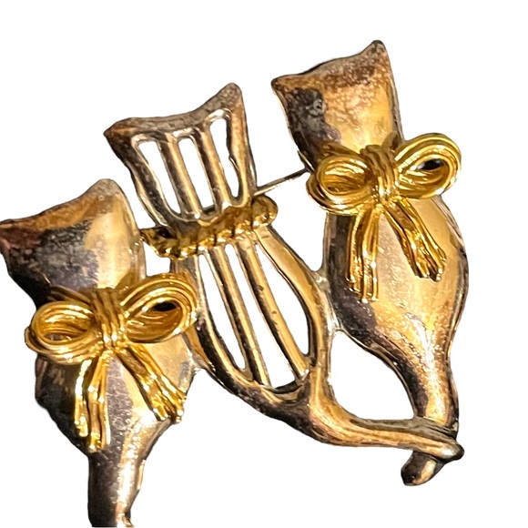 Brooch Lapel Pin Goldtone Handbag Gold/Silver Tone 3 Cats - Picture 4 of 11